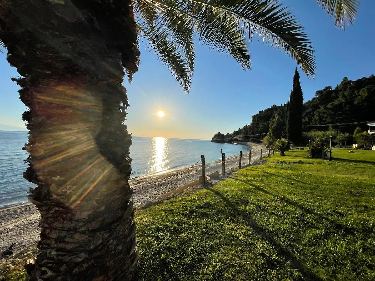 Seafront Family Apartment Thetis Fourka
