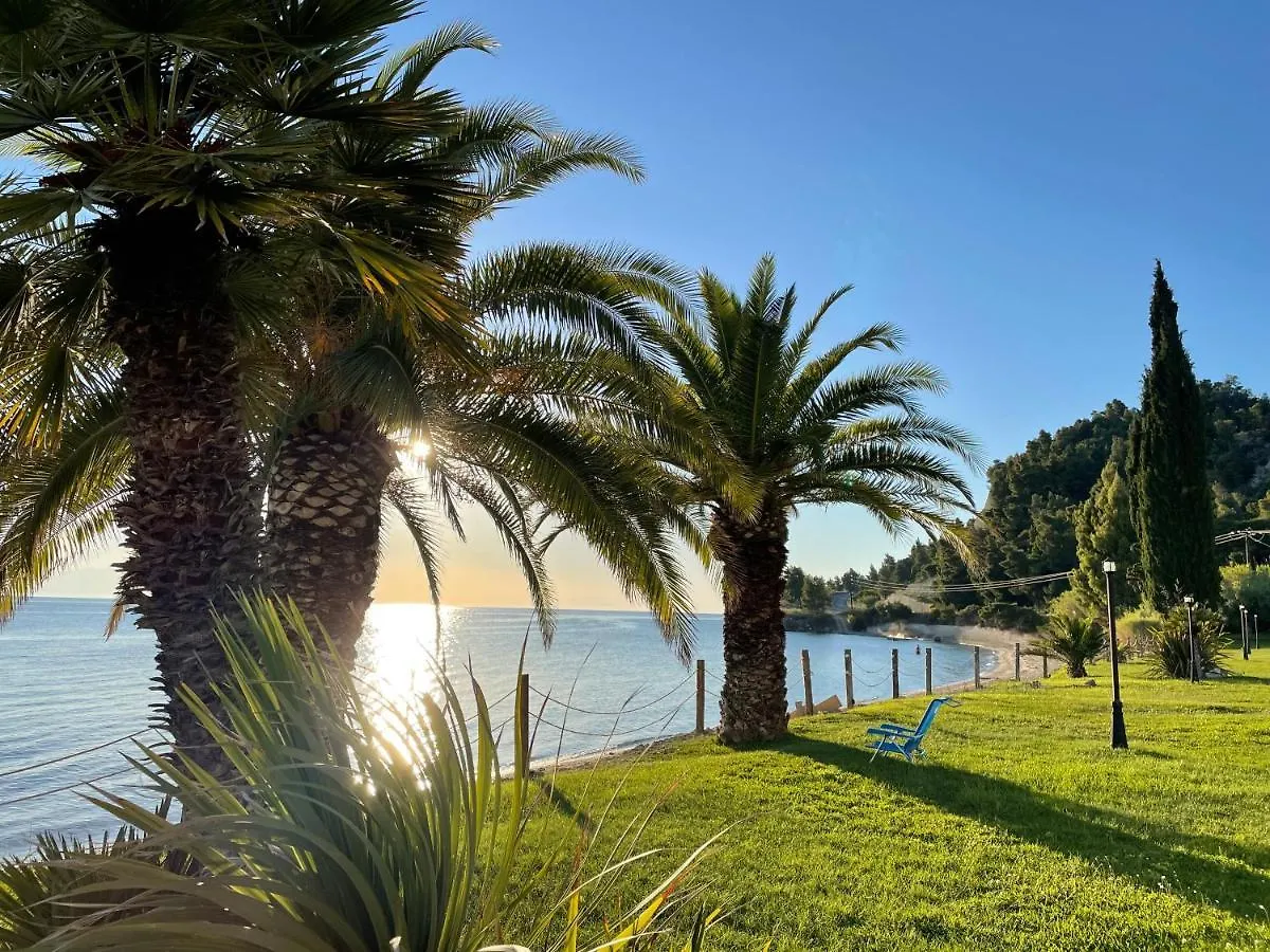 Seafront Family Apartment Thetis Fourka