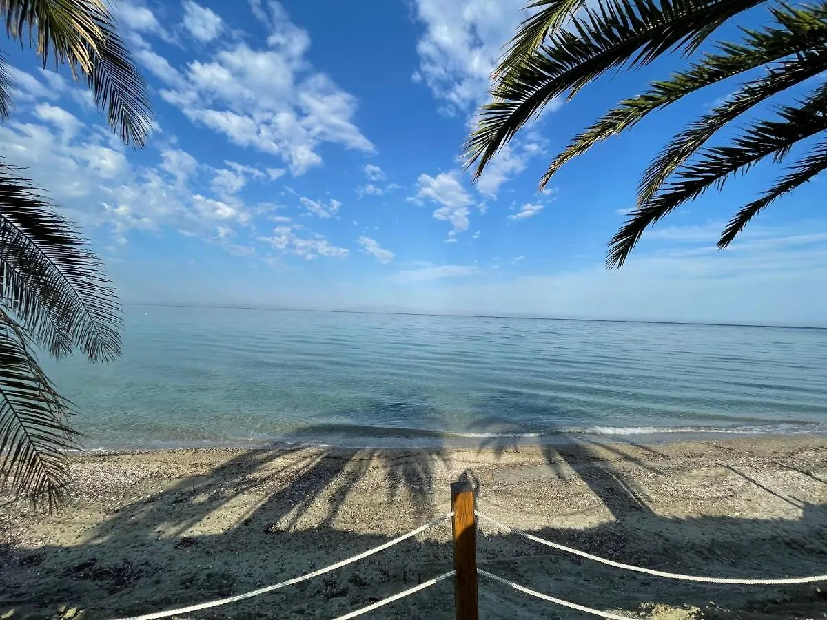 Seafront Family Apartment Thetis Fourka 0*,