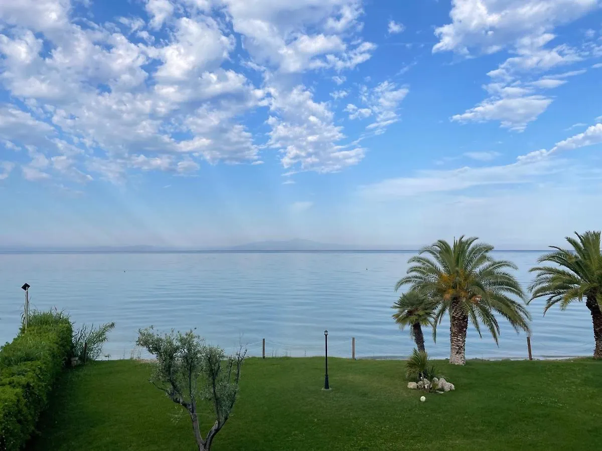 Seafront Family Apartment Thetis Fourka 0*,  Greece