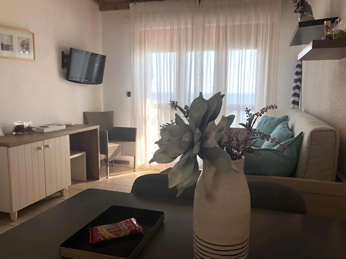 Holiday home Seafront Family Apartment Thetis Fourka